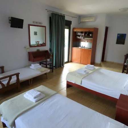Dolphins & Aparthotel 3*