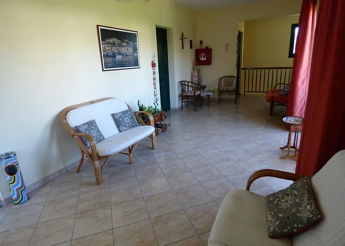 Dolphins & 3* Limenas (Thasos)